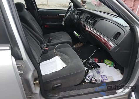 2001 Mercury Grand Marquis Gs z USA, uszkodzony, nr VIN 2MEFM74W21X622476